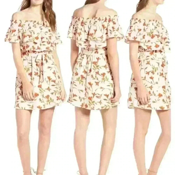Lovers + Friends Dresses & Skirts - Lovers + friends Suntime Off the Shoulder floral dress size xs